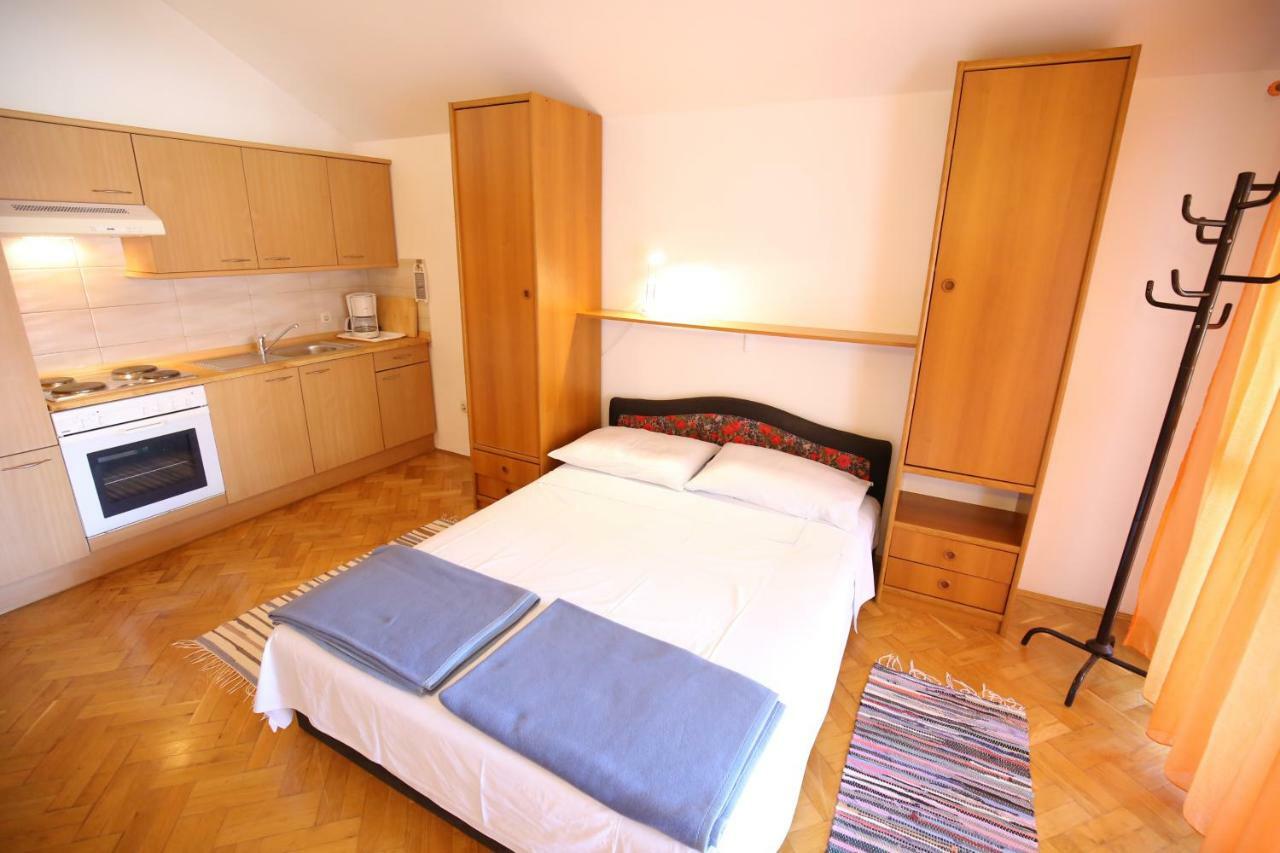 Apartments Paleka Petrcane Exterior photo