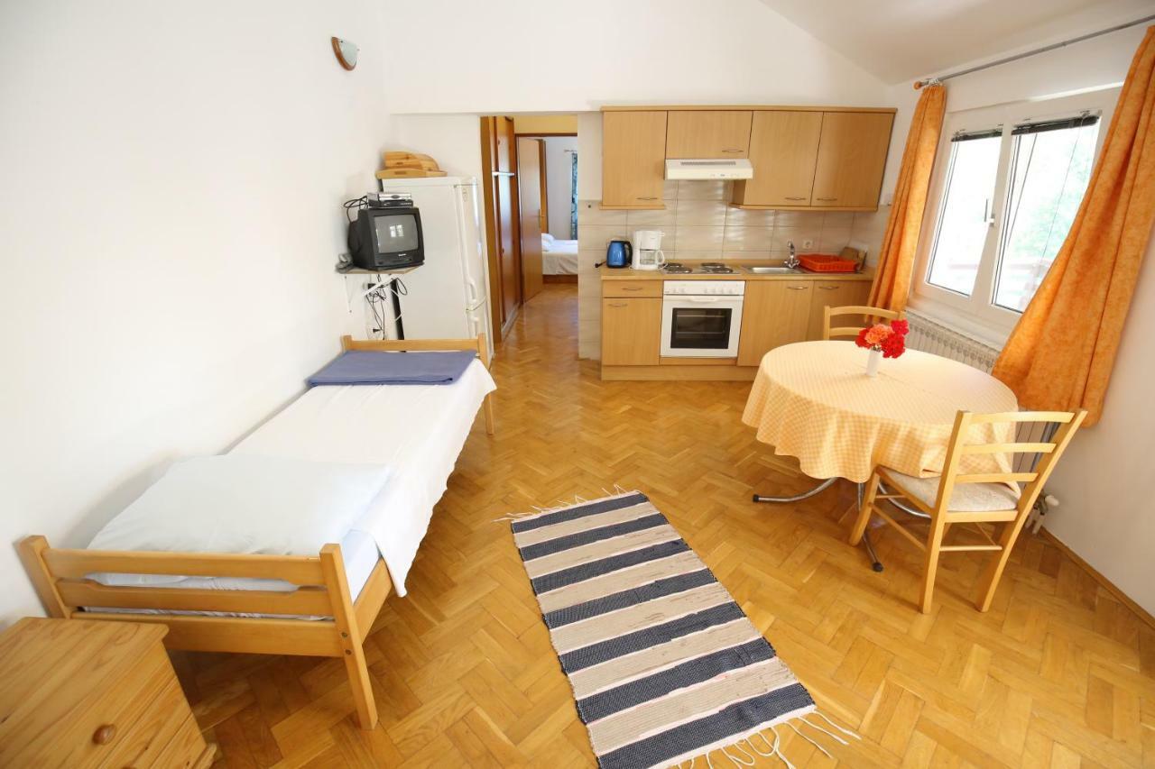 Apartments Paleka Petrcane Exterior photo